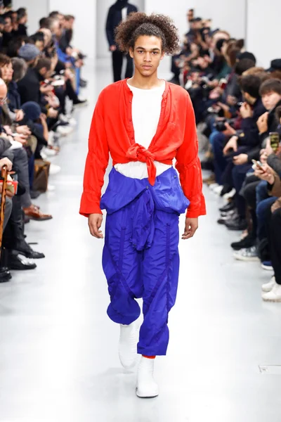 Look 15